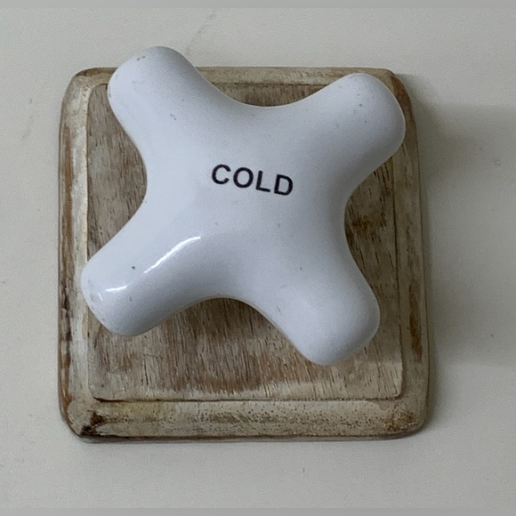 Repurposed Vintage Porcelain Faucet Handle Wall Mounting Coat Hanger - Picture 13 of 16